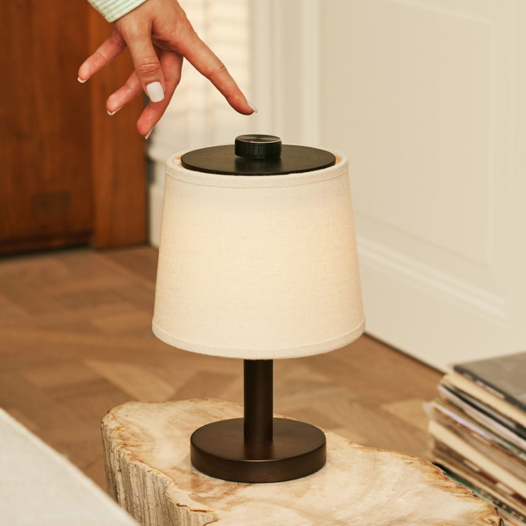Rover Dunkelbraune Holzlampe – wiederaufladbar, kabellos & dimmbar