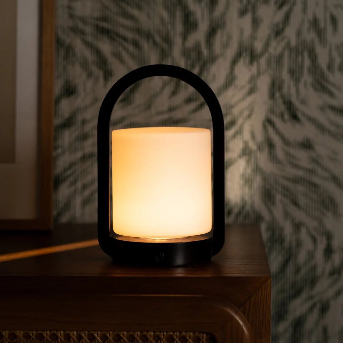 George dunkelbraune Holzlampe – wiederaufladbar, dimmbar und tragbar