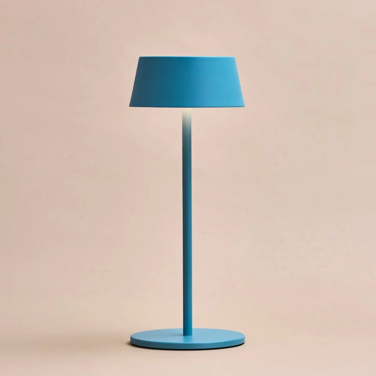 Hugo Tischlampe Amsterdam Blue – Wiederaufladbar, kabellos & dimmbar