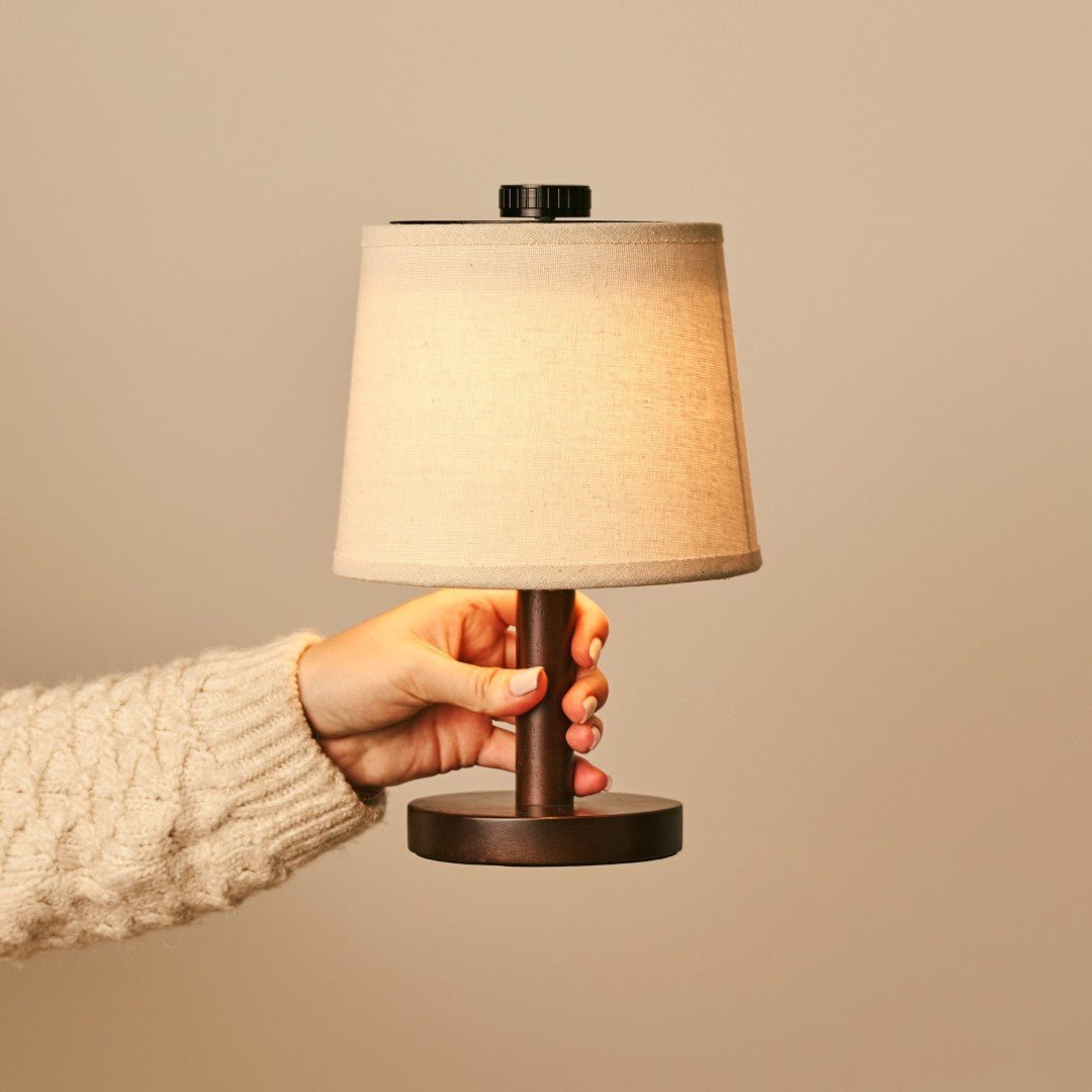 Rover Dunkelbraune Holzlampe – wiederaufladbar, kabellos & dimmbar