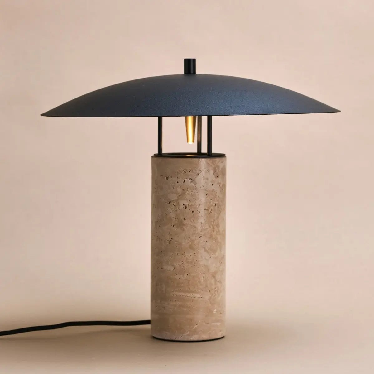 Tischlampe aus Travertin und Metall 35 cm – Modell Nicolaas