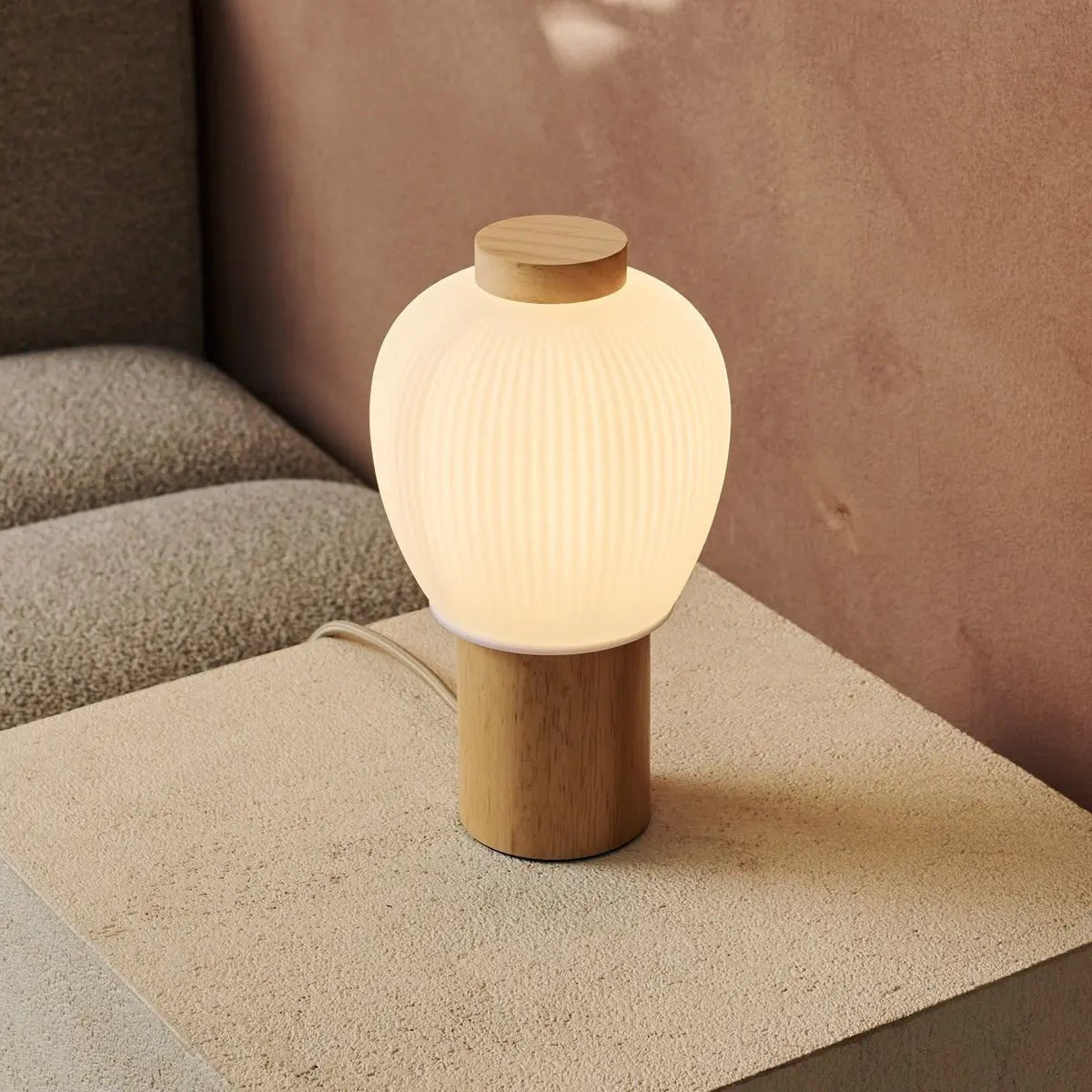 Los Holzlampe – Hellbraun mit Glas, warmes Licht & einzigartiges Design