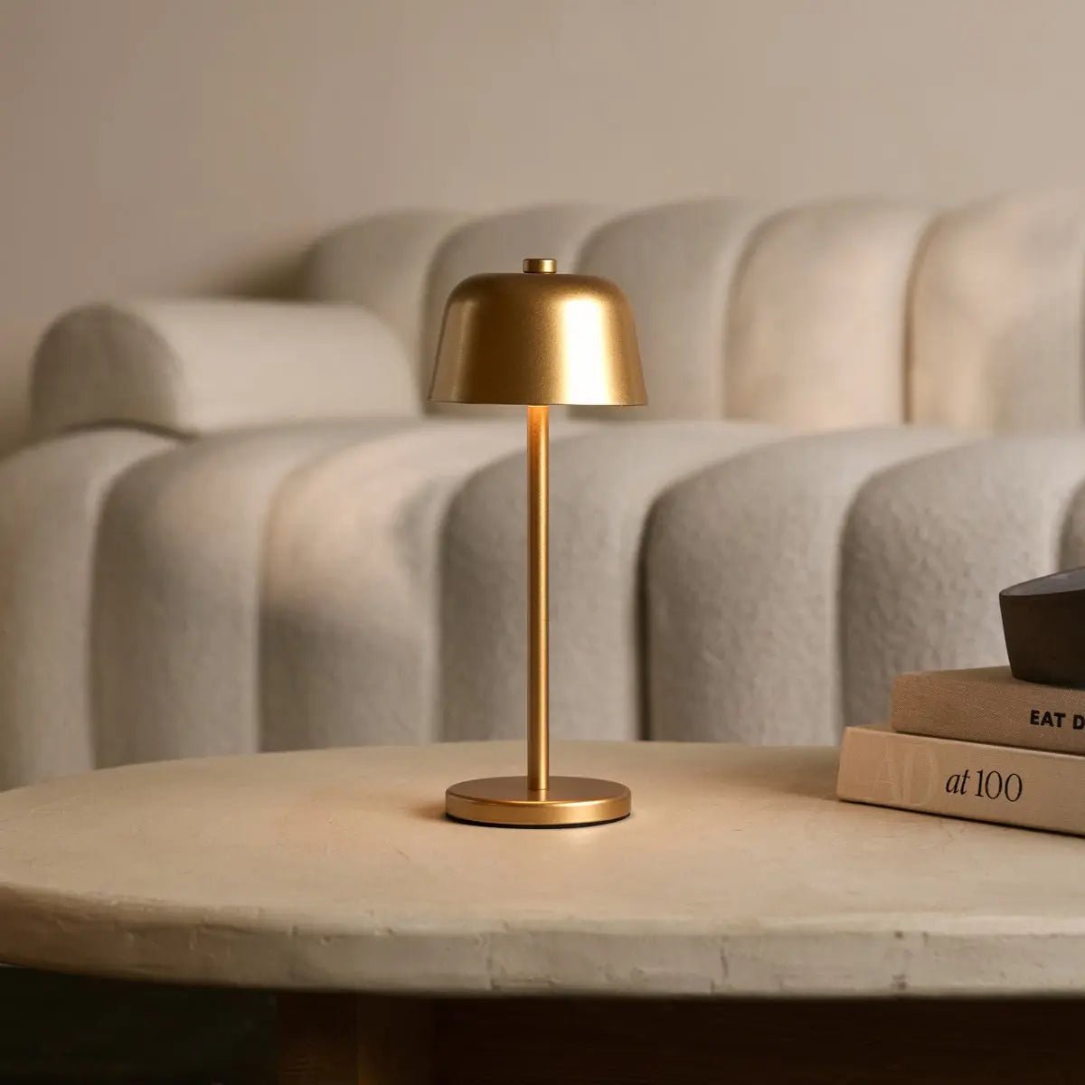 Anton Gold – Wiederaufladbare Tischlampe aus Metall