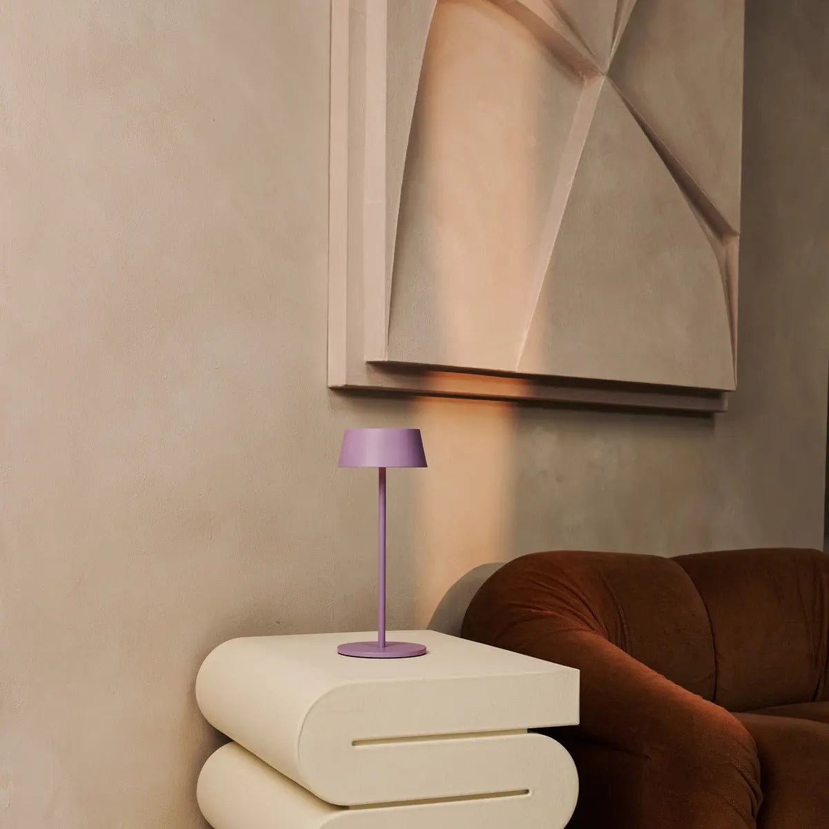 Hugo Violet Lila Tischlampe – Dimmbar, kabellos & wiederaufladbar