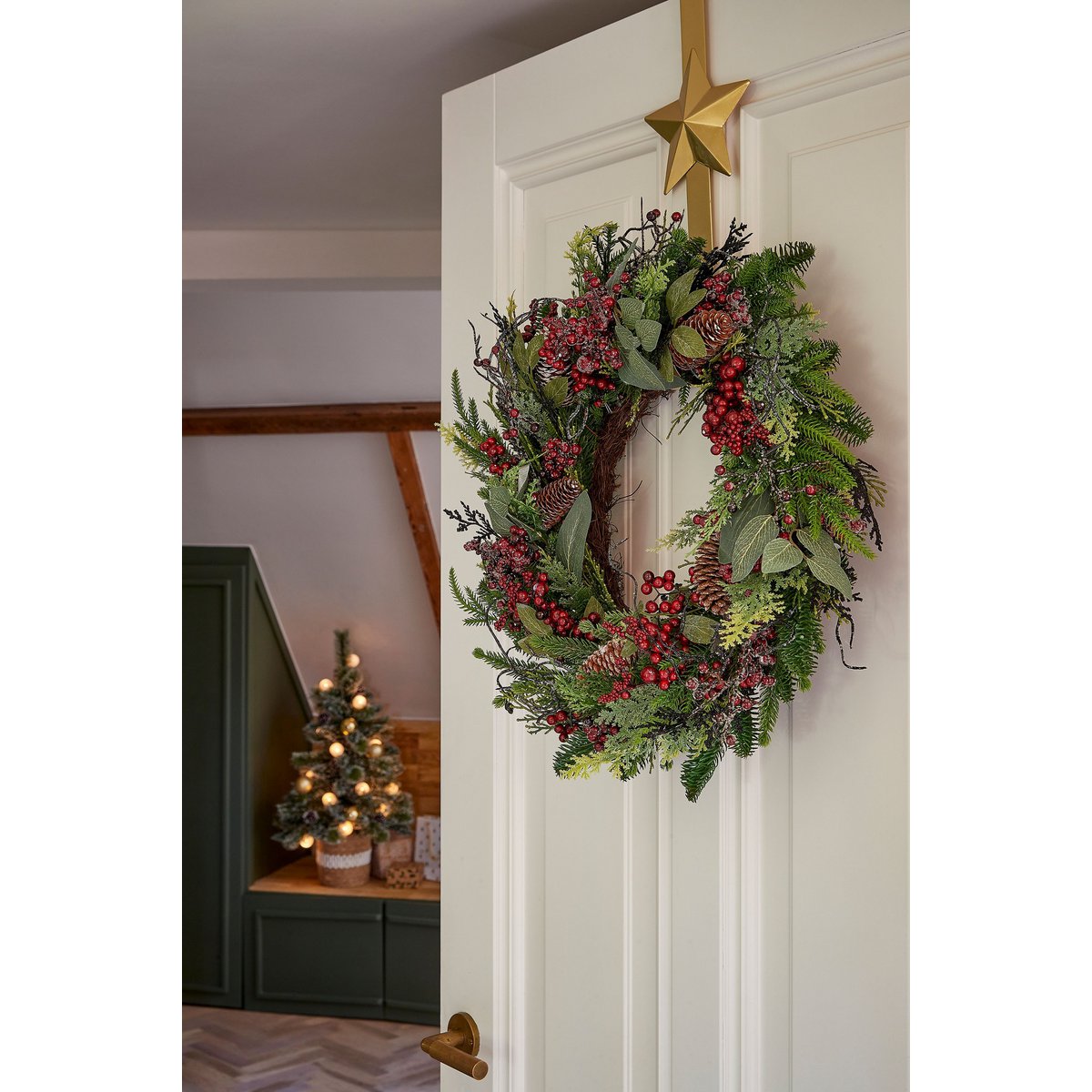 Bodi Weihnachtskranz – H11 x Ø40 cm – Bordeaux – Kiefernkegel & Beeren