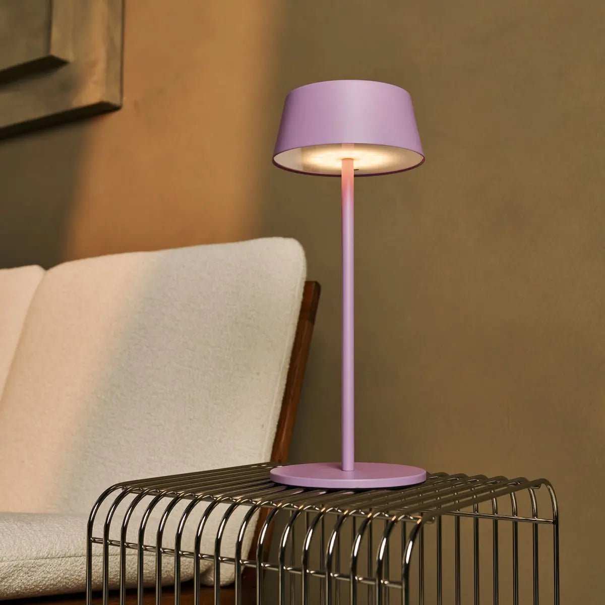 Hugo Violet Lila Tischlampe – Dimmbar, kabellos & wiederaufladbar