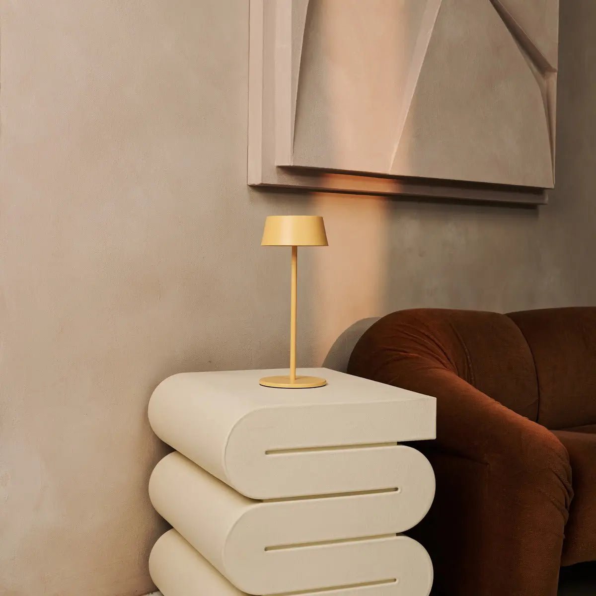 Hugo Tischlampe Amber Yellow – kabellos, dimmbar & wiederaufladbar