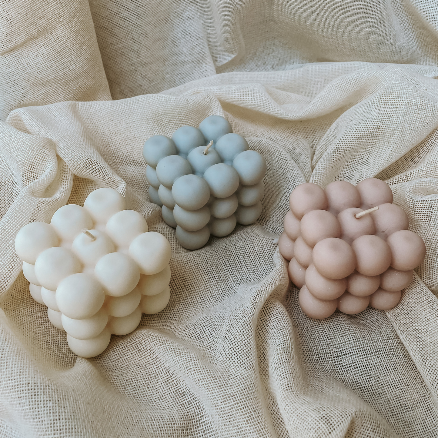 VEGANE BUBBLE KERZE Duftkerze in grau 6x6 cm