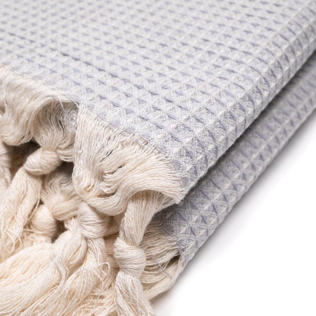 Handgewebtes Handtuch aus Waffelpique 175×90 cm | Hellgrau