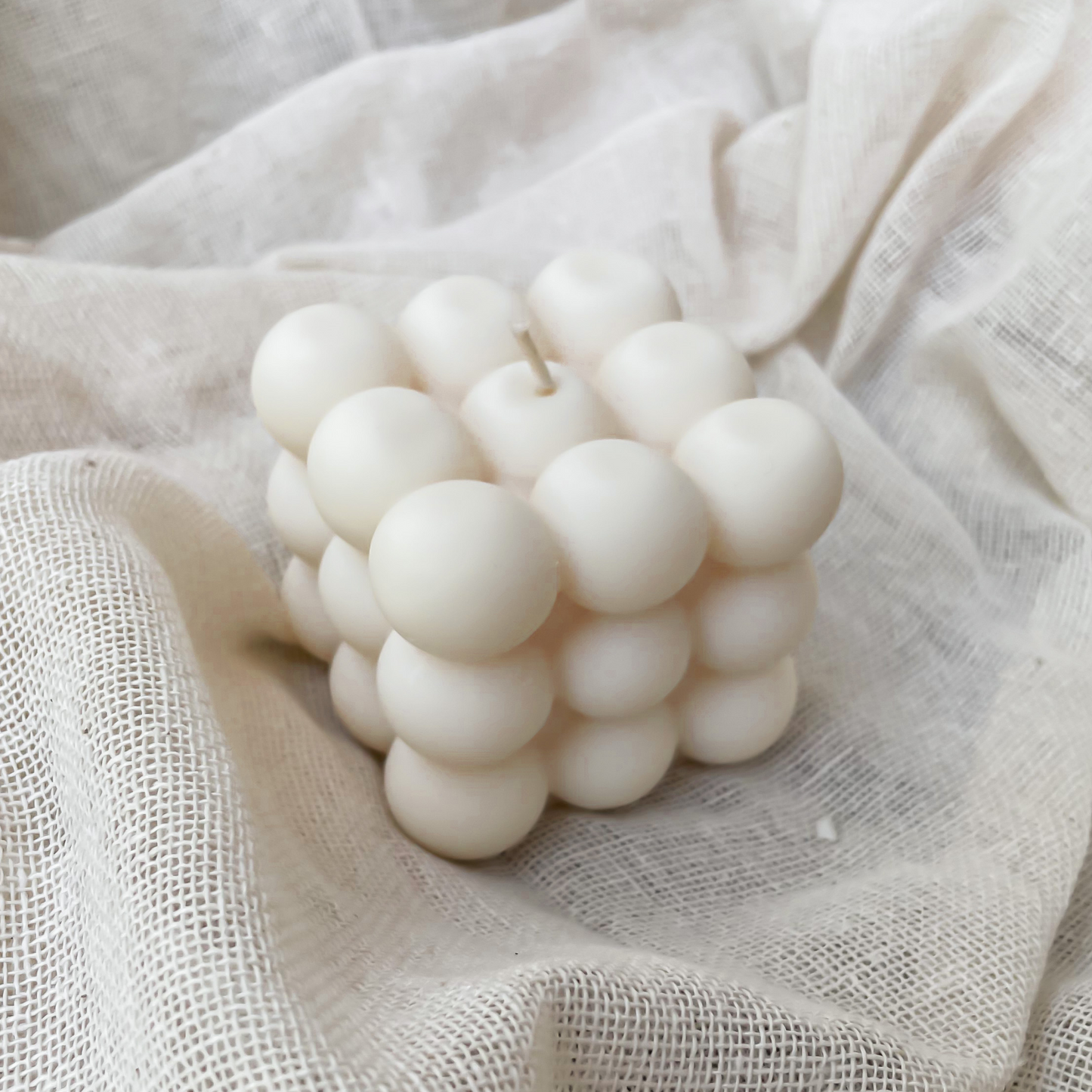 VEGANE BUBBLE KERZE Duftkerze in creme 6x6 cm