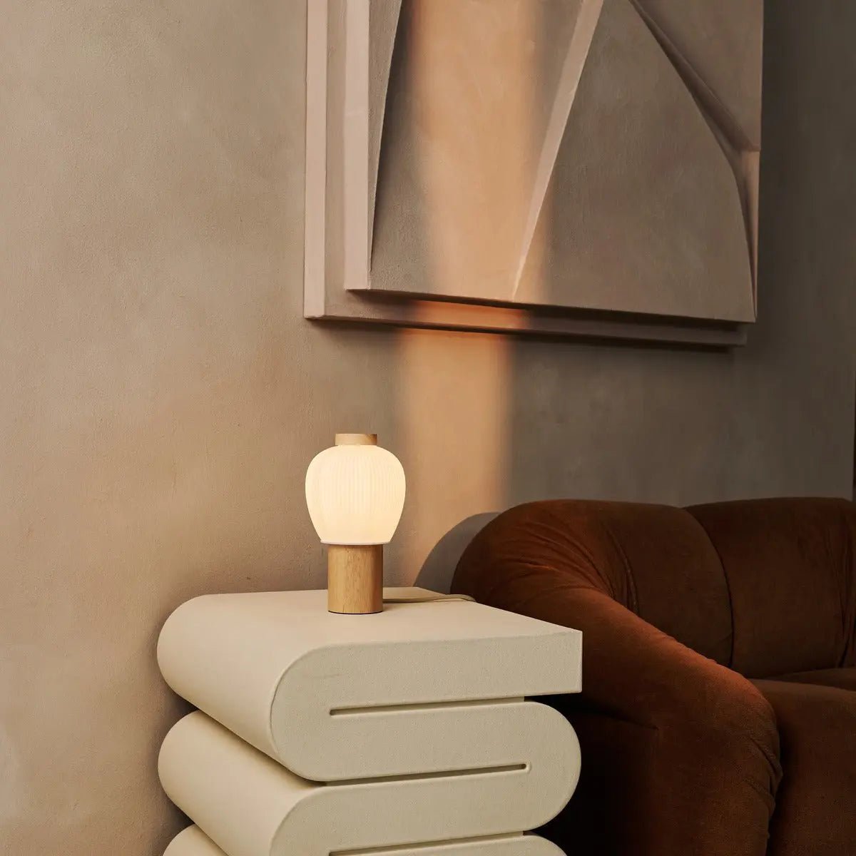 Los Holzlampe – Hellbraun mit Glas, warmes Licht & einzigartiges Design