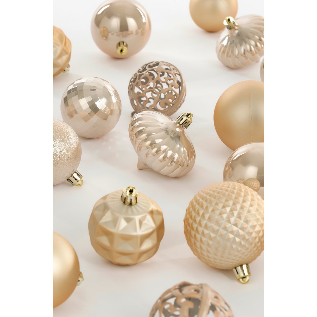Weihnachtskugel-Set 60-teilig – Ø7 cm – unzerbrechlich – Creme