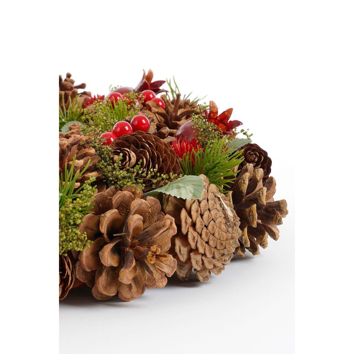 Landon Weihnachtskranz mit Kiefernkegeln – H9 x Ø45 cm – Braun