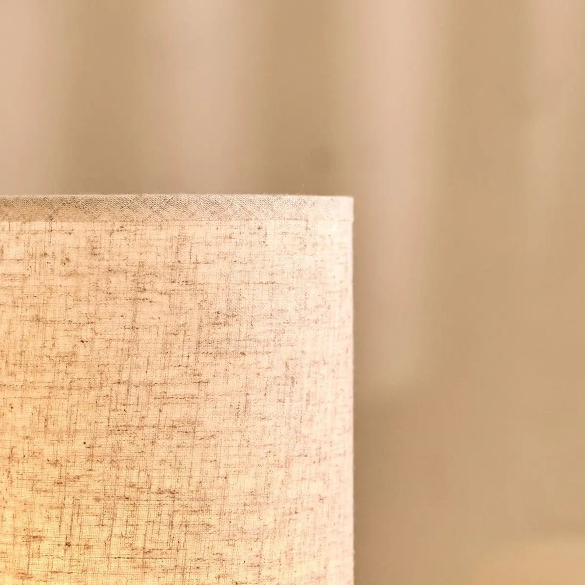 Ben Dunkelbraune Holztischlampe – wiederaufladbar, dimmbar, USB-C