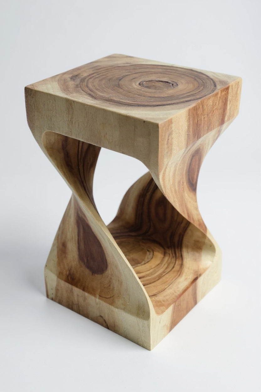 Holzhocker aus Samanholz – handgefertigt, 50 × 28 × 28 cm