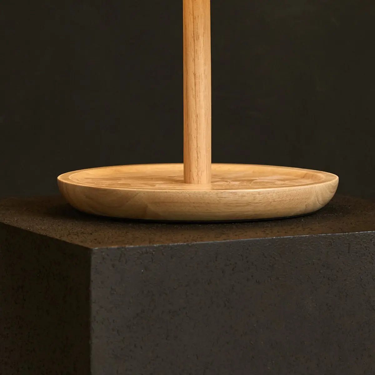 Tischlampe Emily aus Holz und Stoff