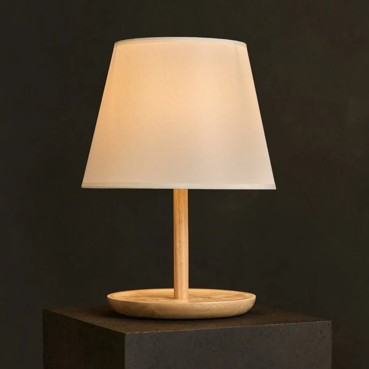 Tischlampe Emily aus Holz und Stoff