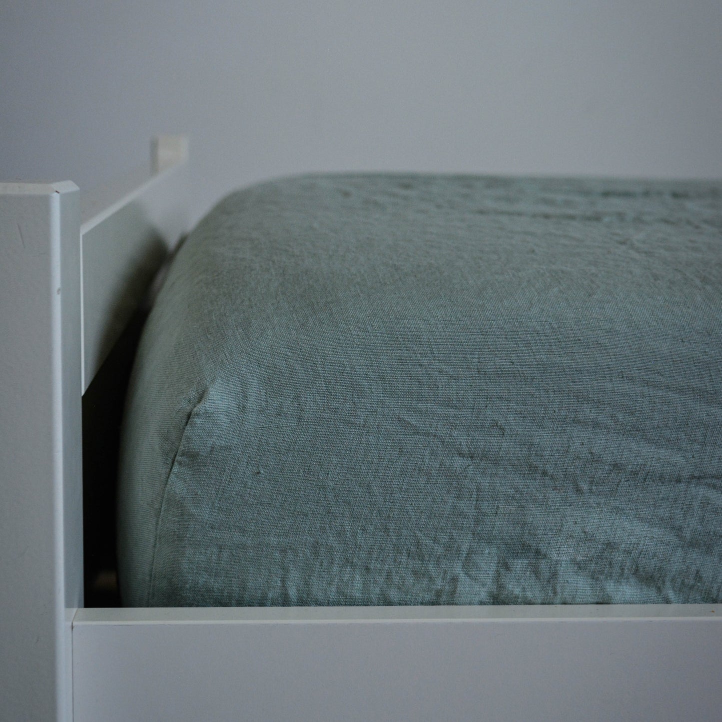 Salbeigrünes Hanf-Bettlaken aus reinem Hanf, natürlich und zeitlos