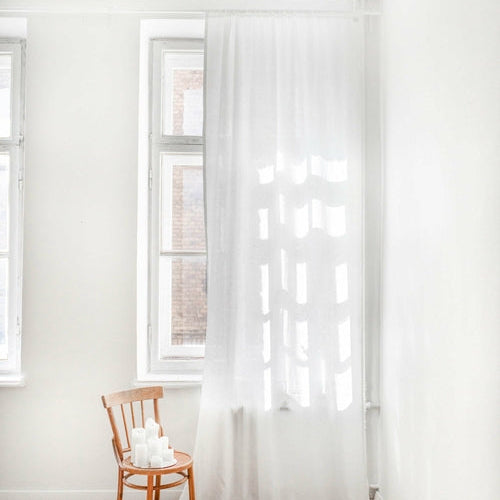 Halbtransparenter Leinenvorhang mit Faltenband aus europäischem Leinen
