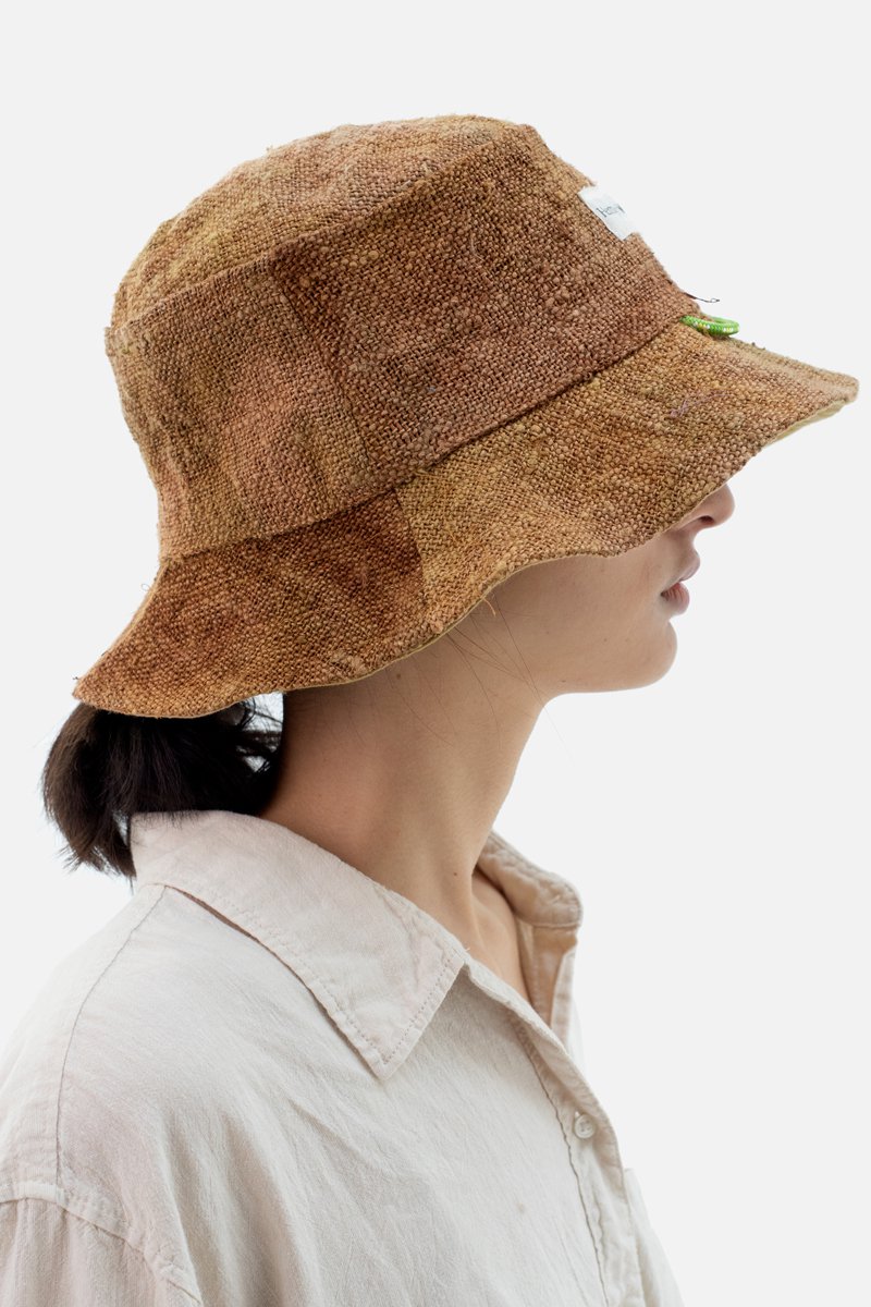 Wendbarer Monsunhut aus Hanf mit Ice-Dye-Färbung in Papaya